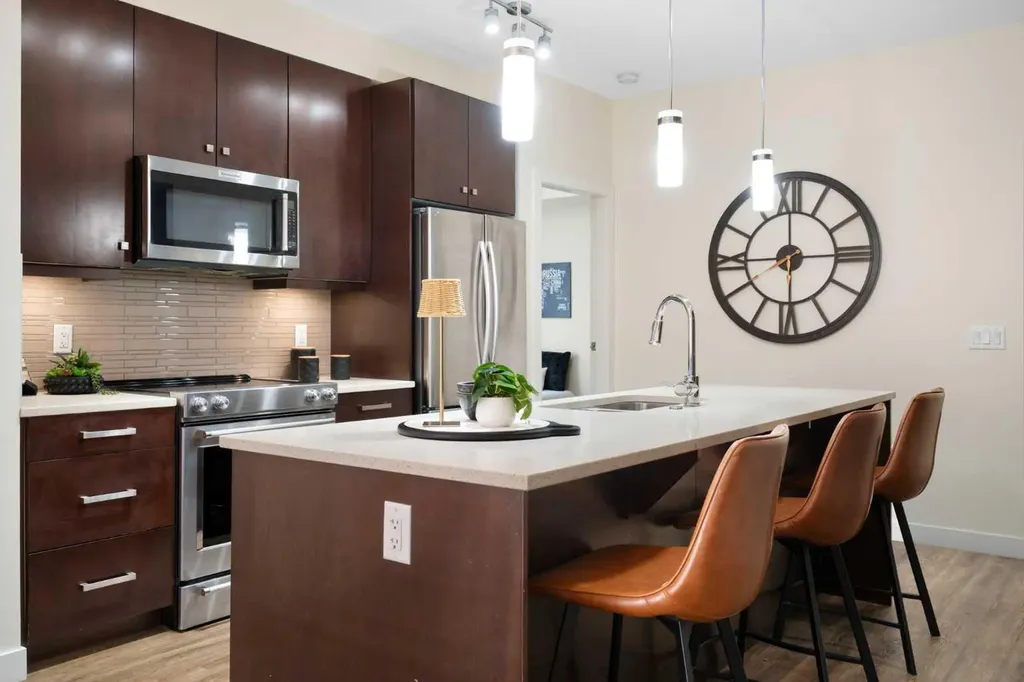 1720 10 Street SW Calgary AB T2T 3E8