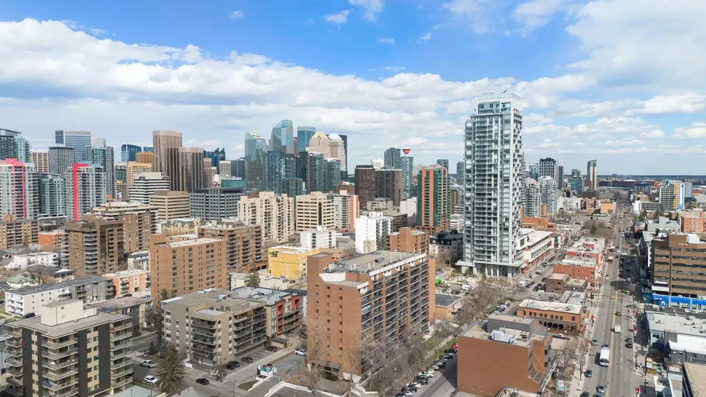 1720 10 Street SW Calgary AB T2T 3E8
