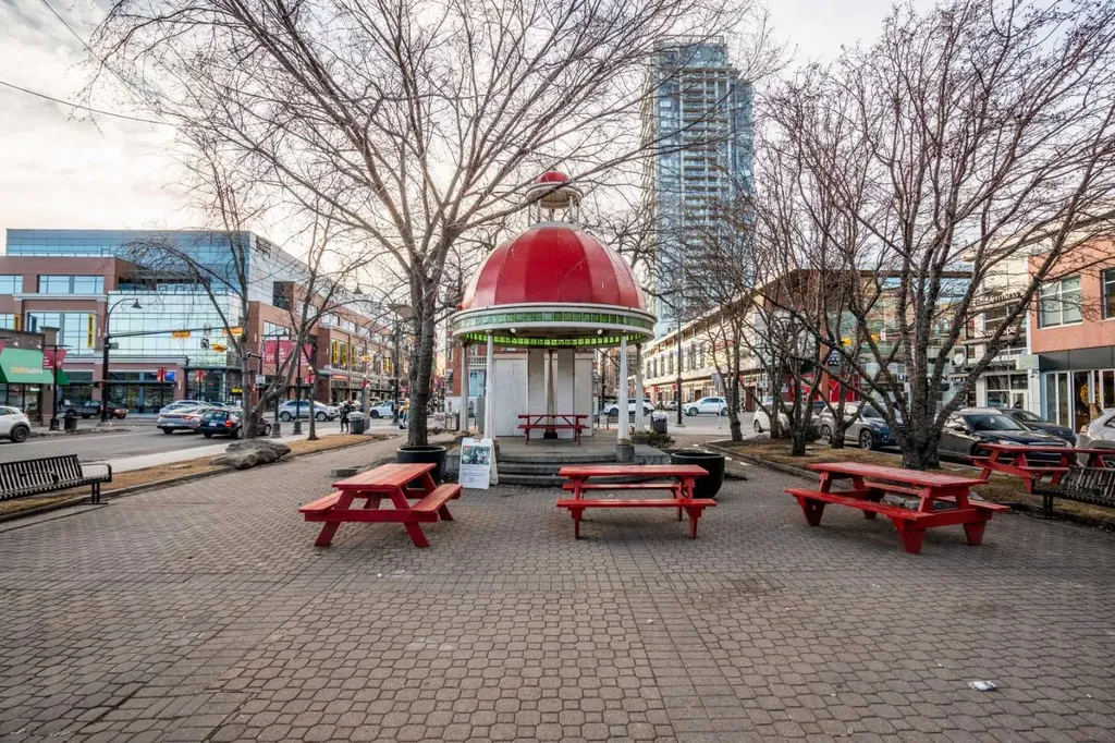 1720 10 Street SW Calgary AB T2T 3E8