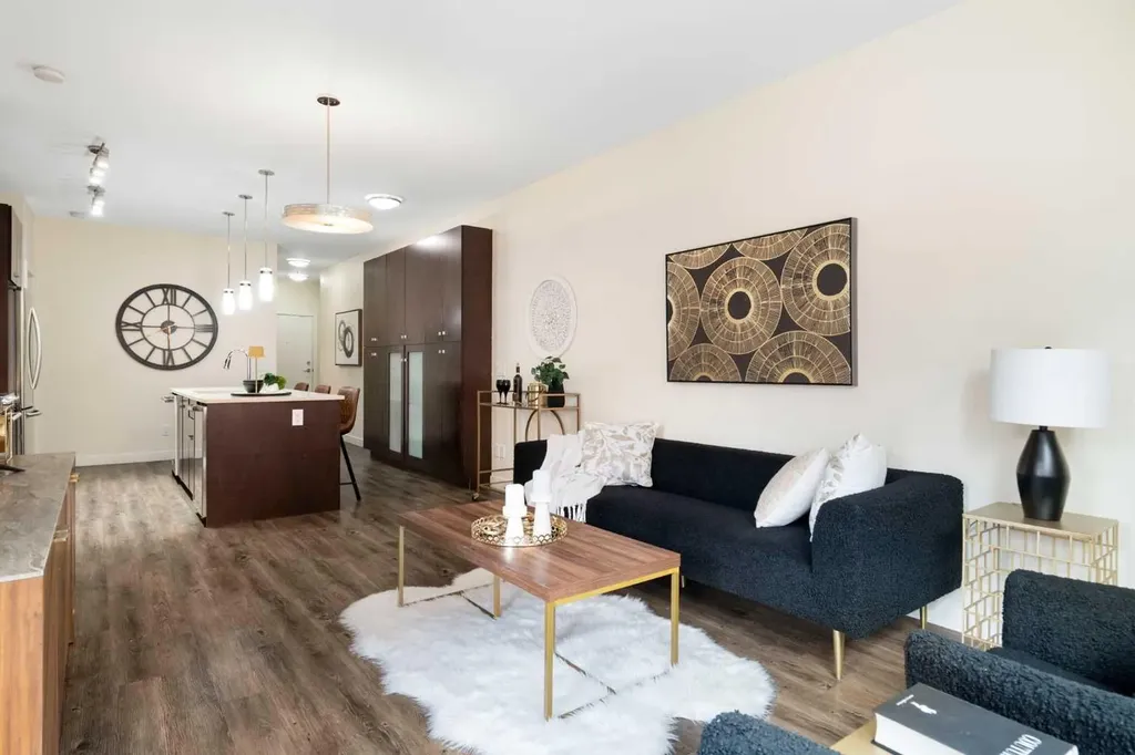 1720 10 Street SW Calgary AB T2T 3E8