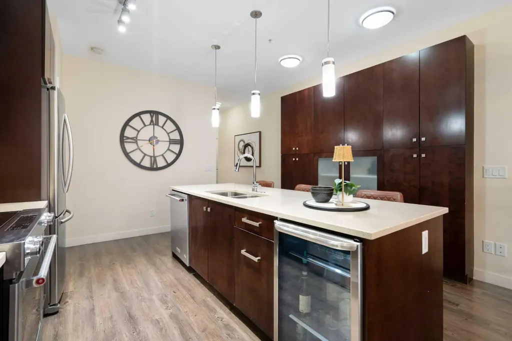 1720 10 Street SW Calgary AB T2T 3E8