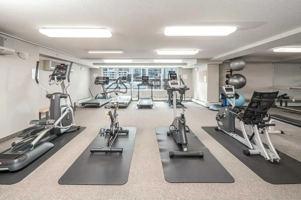 1121 6 Avenue SW Calgary AB T2P5J4