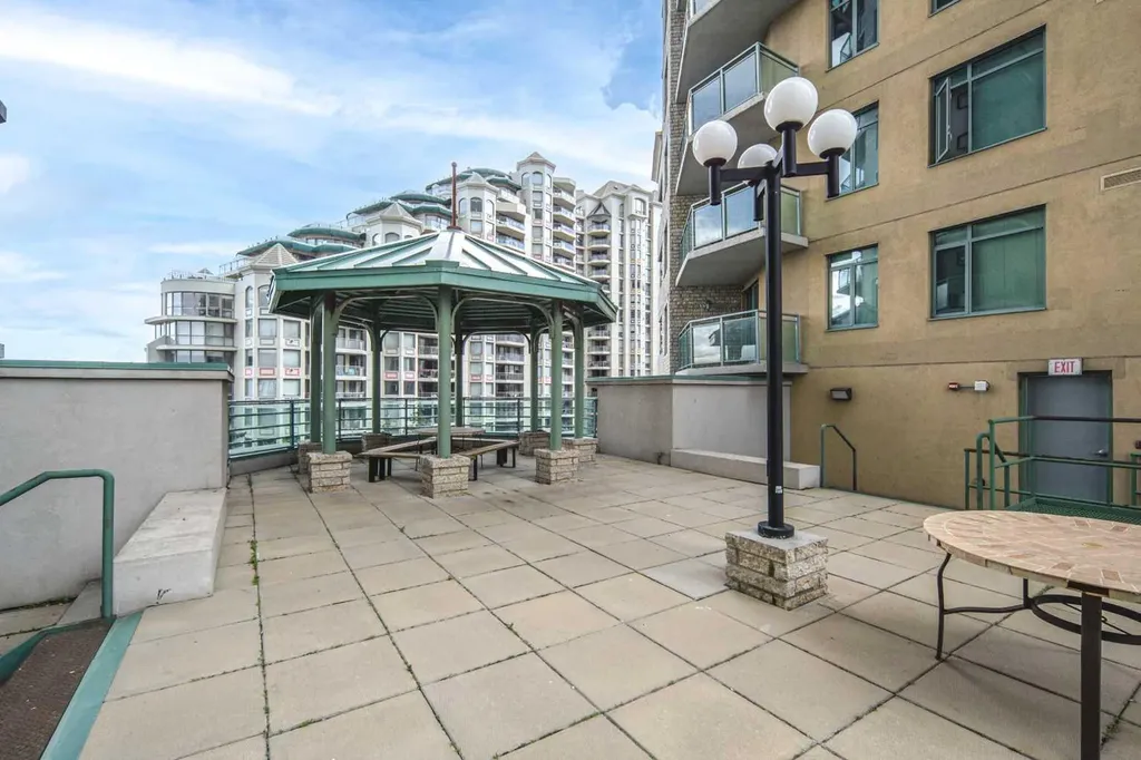 1121 6 Avenue SW Calgary AB T2P5J4