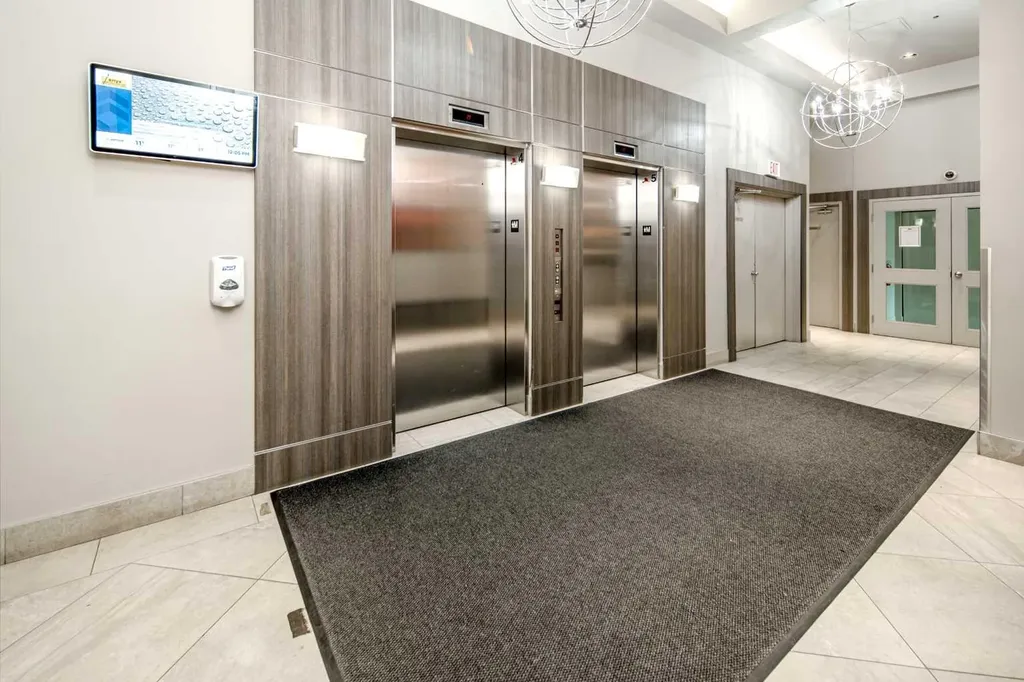 1121 6 Avenue SW Calgary AB T2P5J4