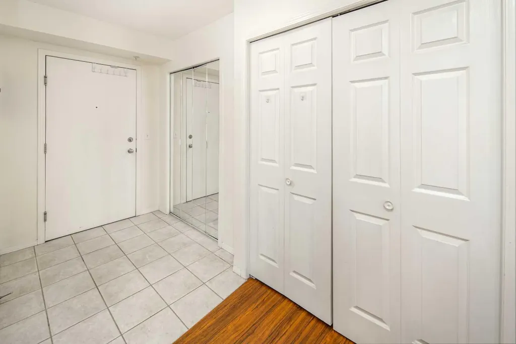 1121 6 Avenue SW Calgary AB T2P5J4