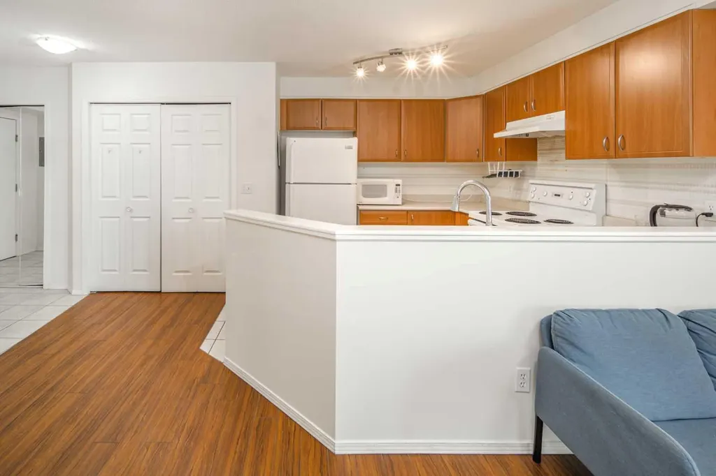 1121 6 Avenue SW Calgary AB T2P5J4