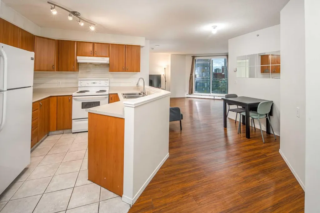 1121 6 Avenue SW Calgary AB T2P5J4