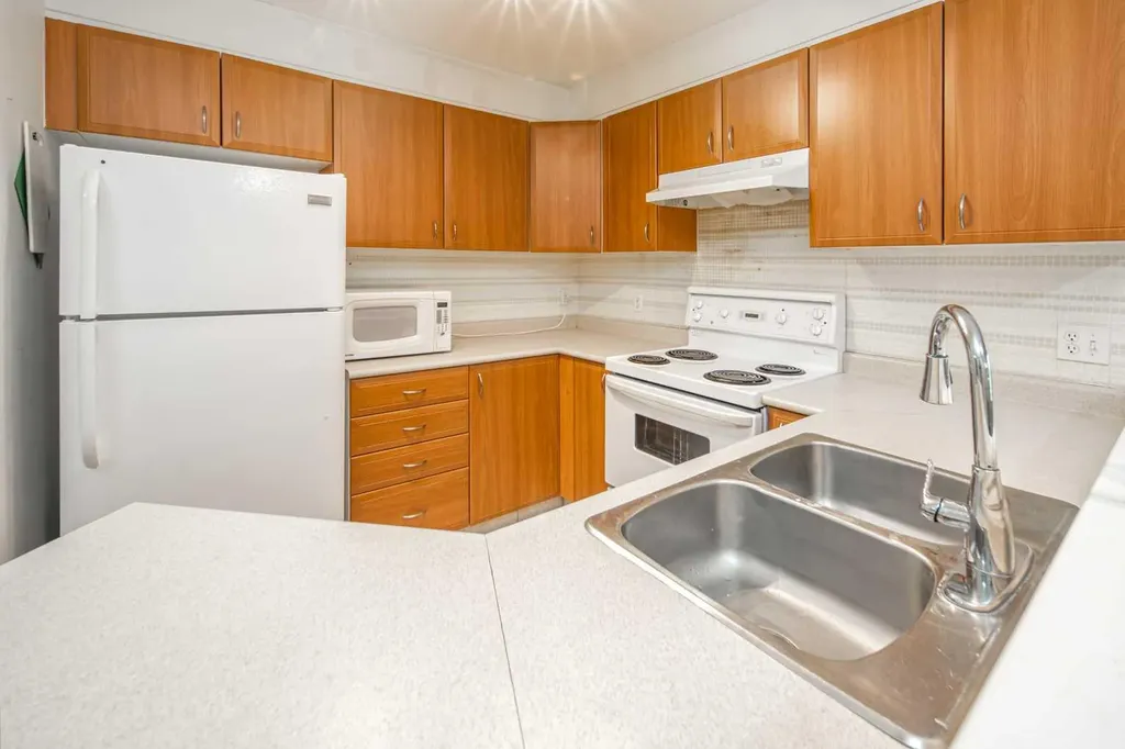 1121 6 Avenue SW Calgary AB T2P5J4