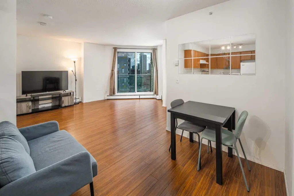 1121 6 Avenue SW Calgary AB T2P5J4