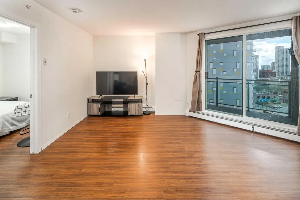 1121 6 Avenue SW Calgary AB T2P5J4