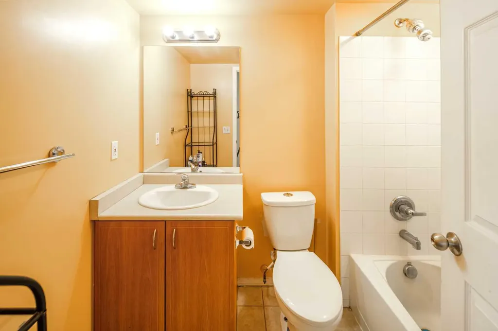 1121 6 Avenue SW Calgary AB T2P5J4