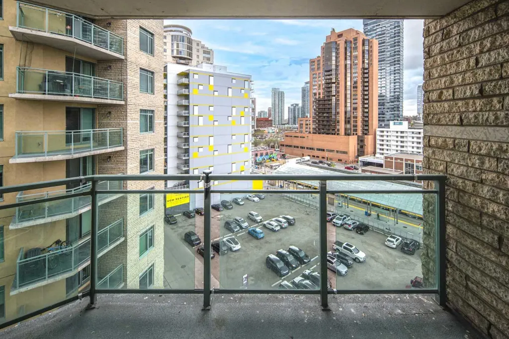 1121 6 Avenue SW Calgary AB T2P5J4
