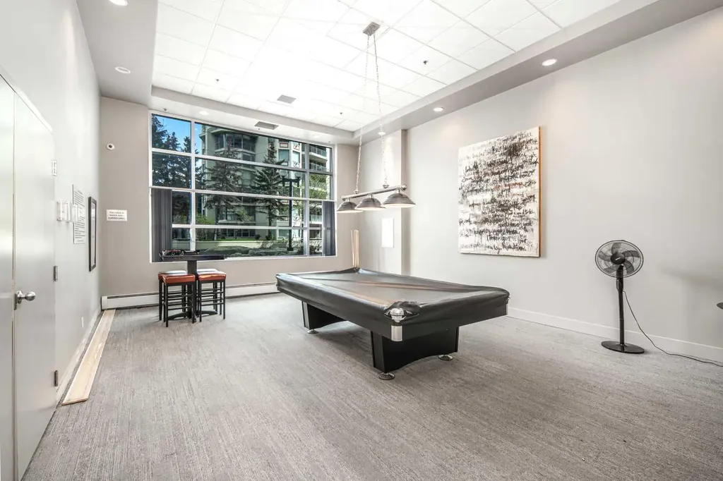 1121 6 Avenue SW Calgary AB T2P5J4