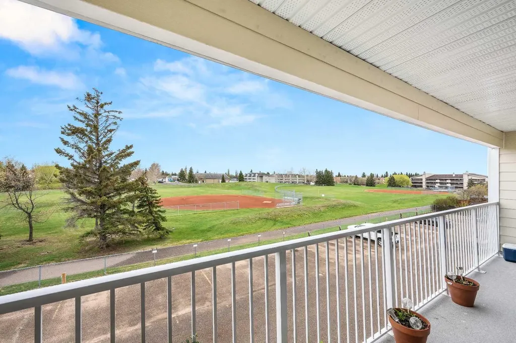 3002 56 Avenue Lloydminster AB T9V 1Z7
