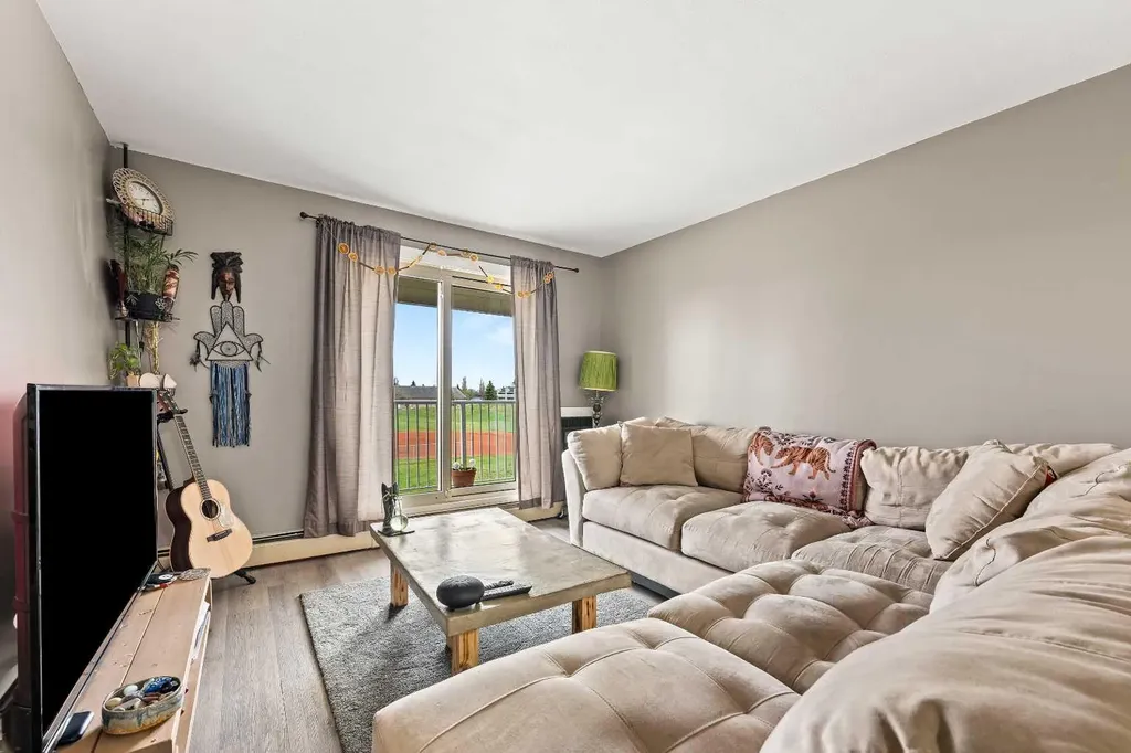 3002 56 Avenue Lloydminster AB T9V 1Z7