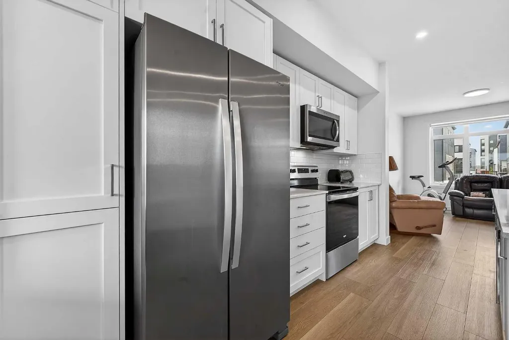 8562 19 Avenue SE Calgary AB T2A 0M8