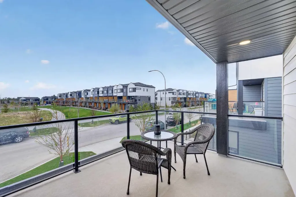 8562 19 Avenue SE Calgary AB T2A 0M8