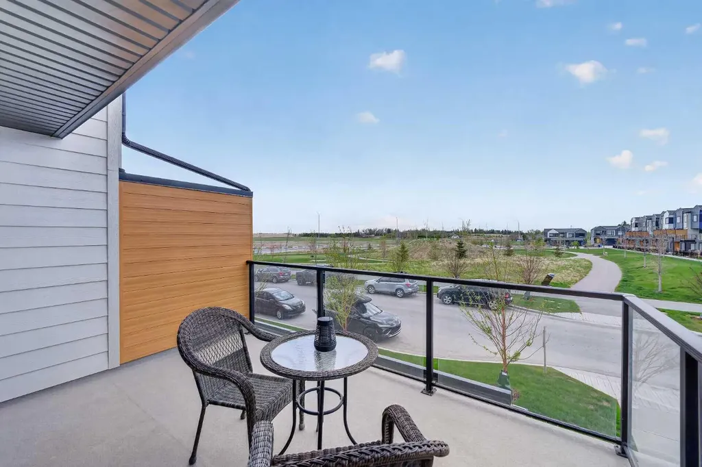 8562 19 Avenue SE Calgary AB T2A 0M8