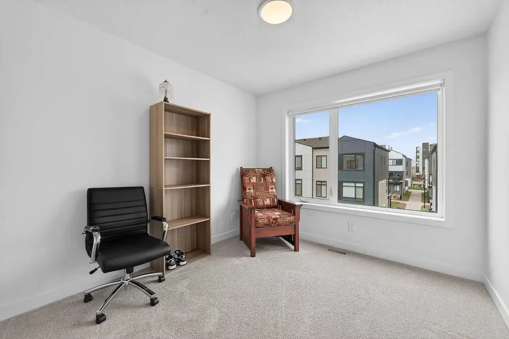 8562 19 Avenue SE Calgary AB T2A 0M8