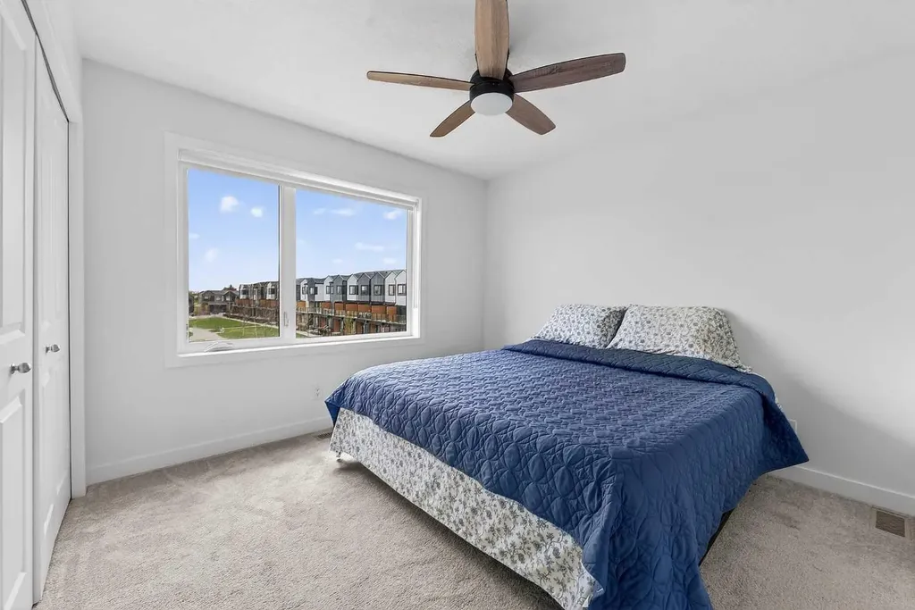 8562 19 Avenue SE Calgary AB T2A 0M8