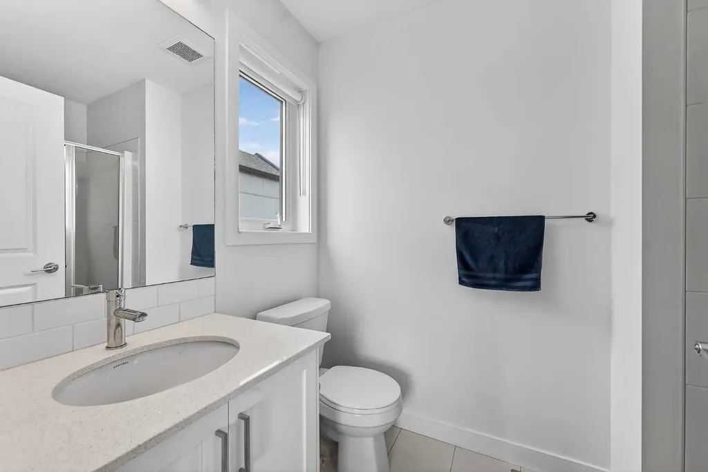 8562 19 Avenue SE Calgary AB T2A 0M8