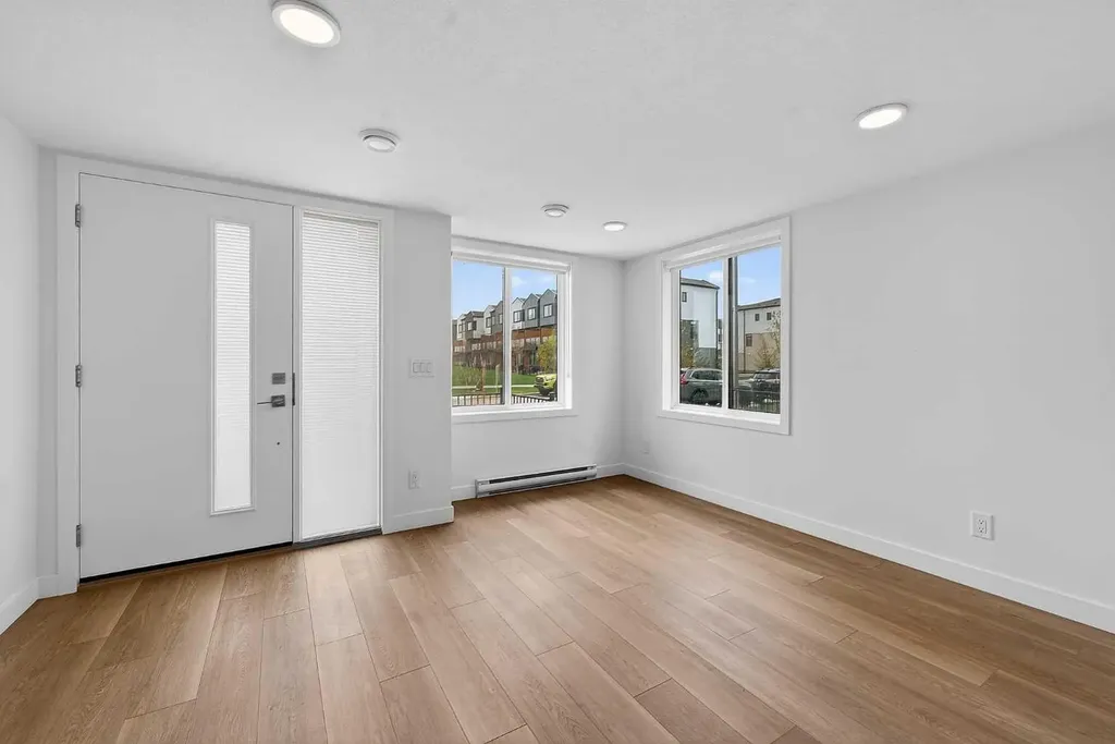 8562 19 Avenue SE Calgary AB T2A 0M8