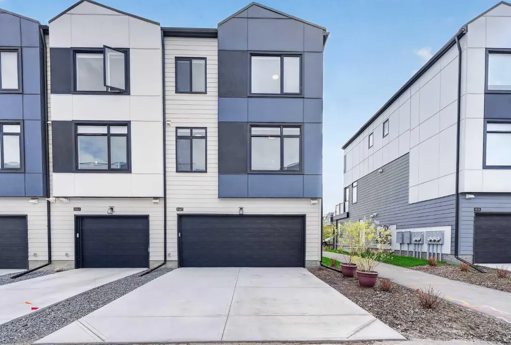 8562 19 Avenue SE Calgary AB T2A 0M8