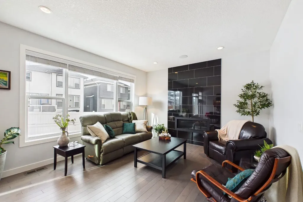 29 Evansglen Place NW Calgary AB T3P 0P5
