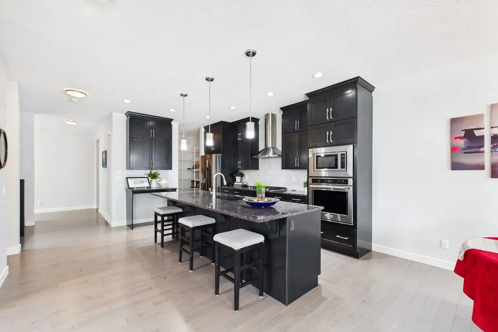 29 Evansglen Place NW Calgary AB T3P 0P5