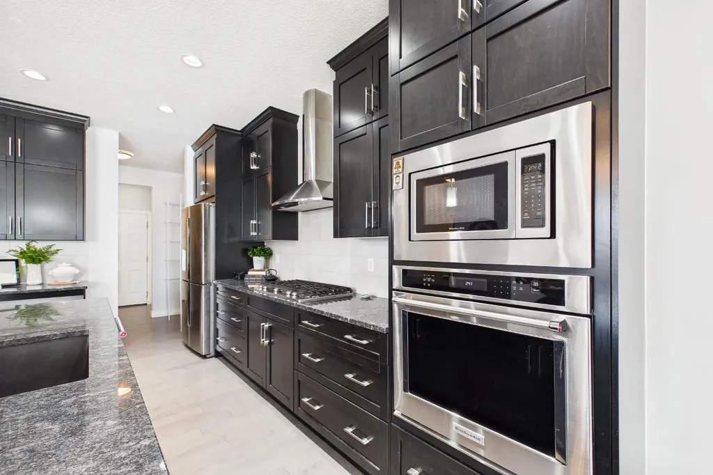 29 Evansglen Place NW Calgary AB T3P 0P5