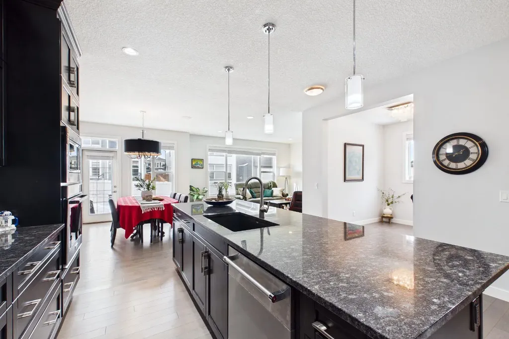 29 Evansglen Place NW Calgary AB T3P 0P5