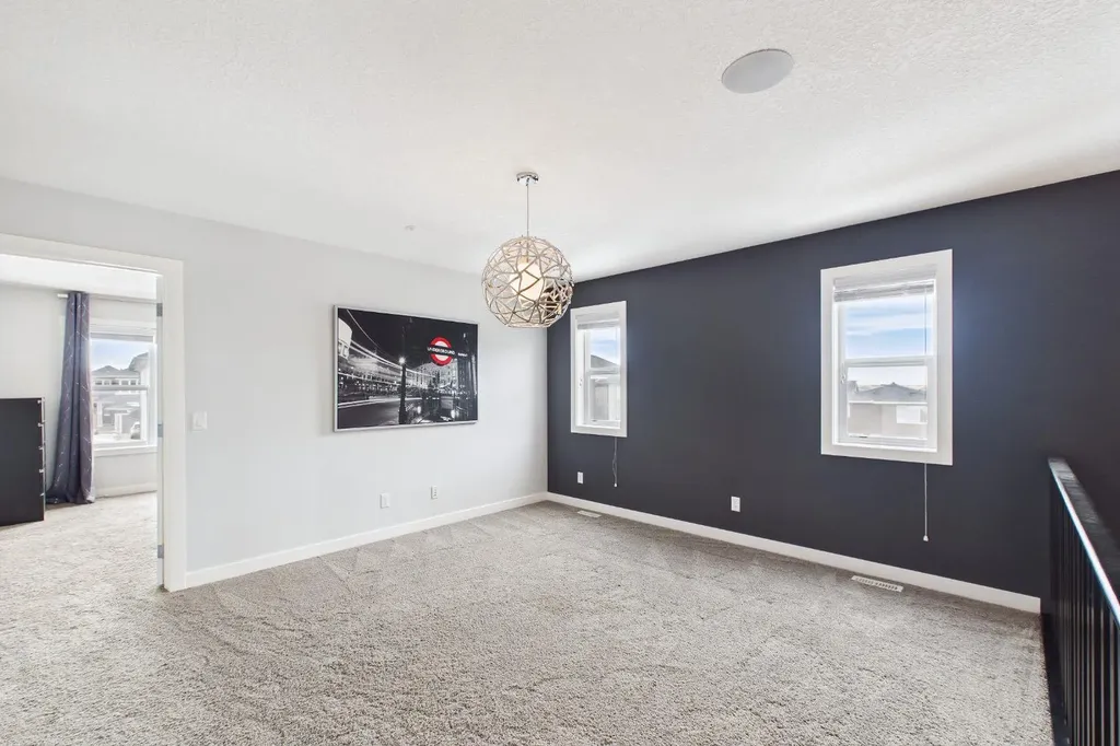 29 Evansglen Place NW Calgary AB T3P 0P5