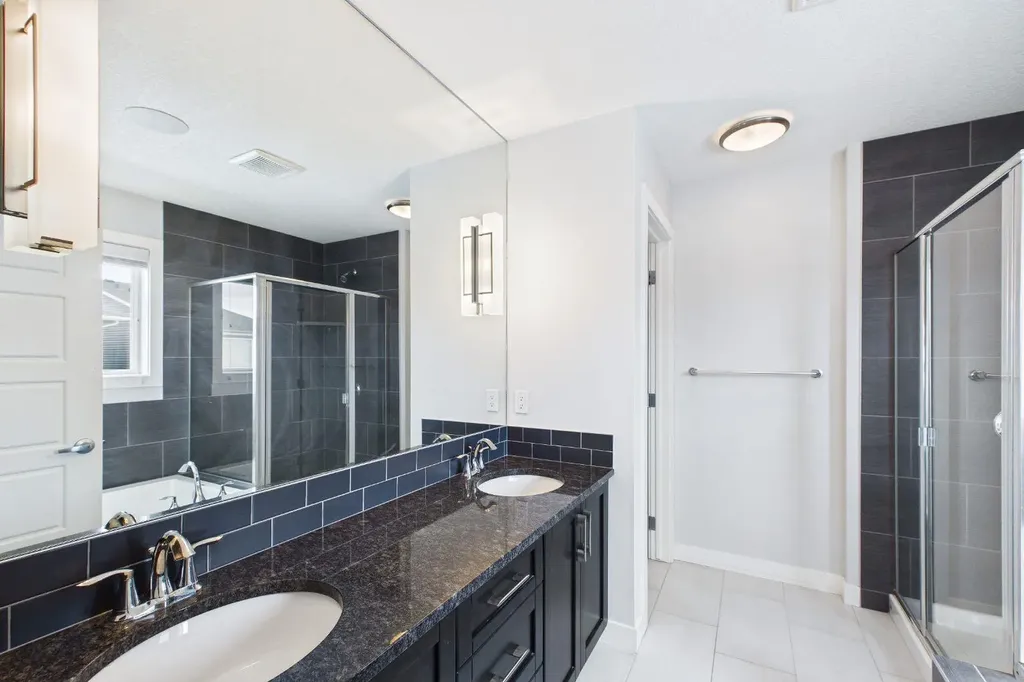 29 Evansglen Place NW Calgary AB T3P 0P5