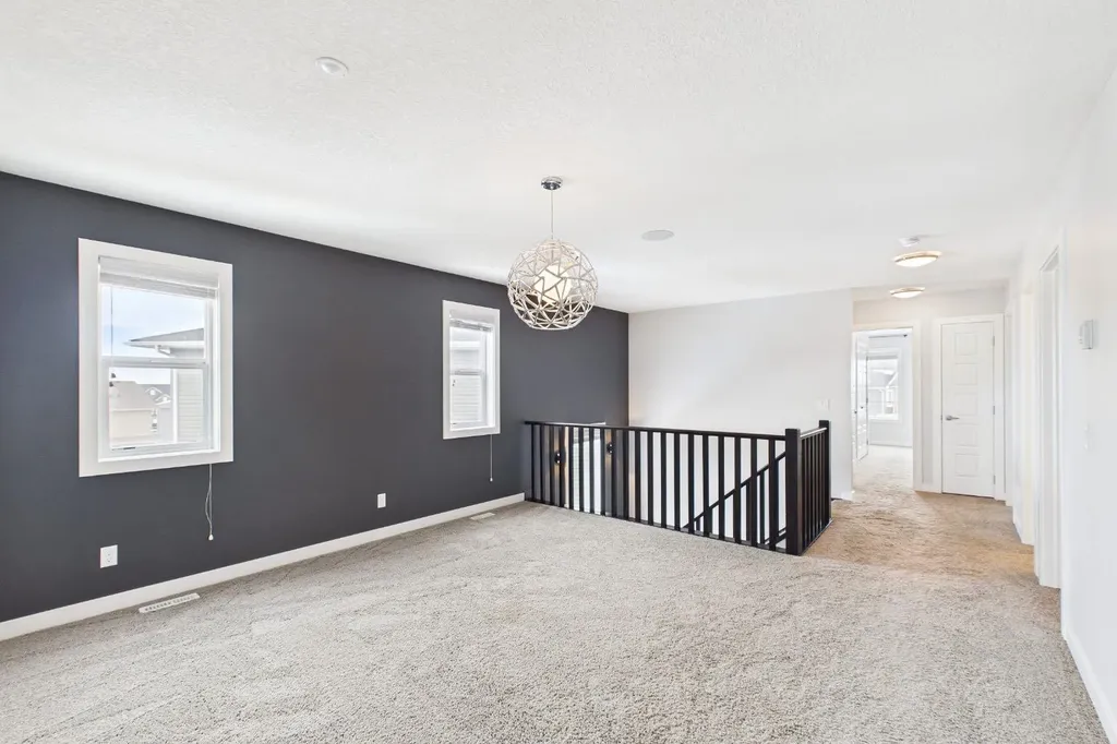 29 Evansglen Place NW Calgary AB T3P 0P5