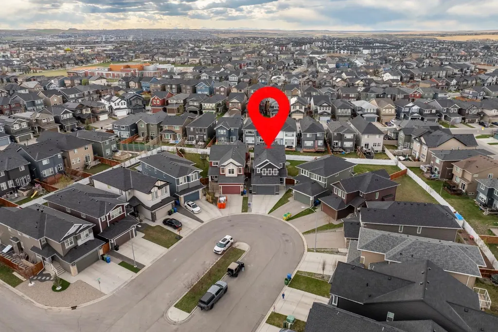 29 Evansglen Place NW Calgary AB T3P 0P5