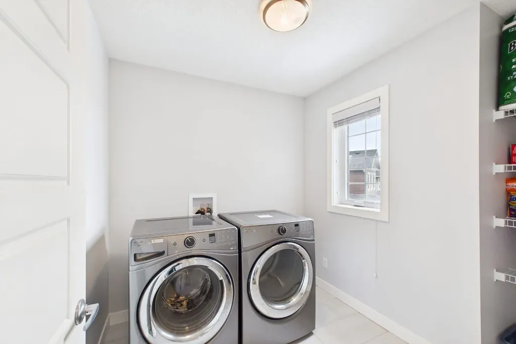 29 Evansglen Place NW Calgary AB T3P 0P5