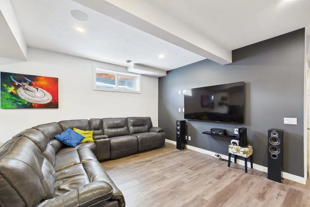 29 Evansglen Place NW Calgary AB T3P 0P5