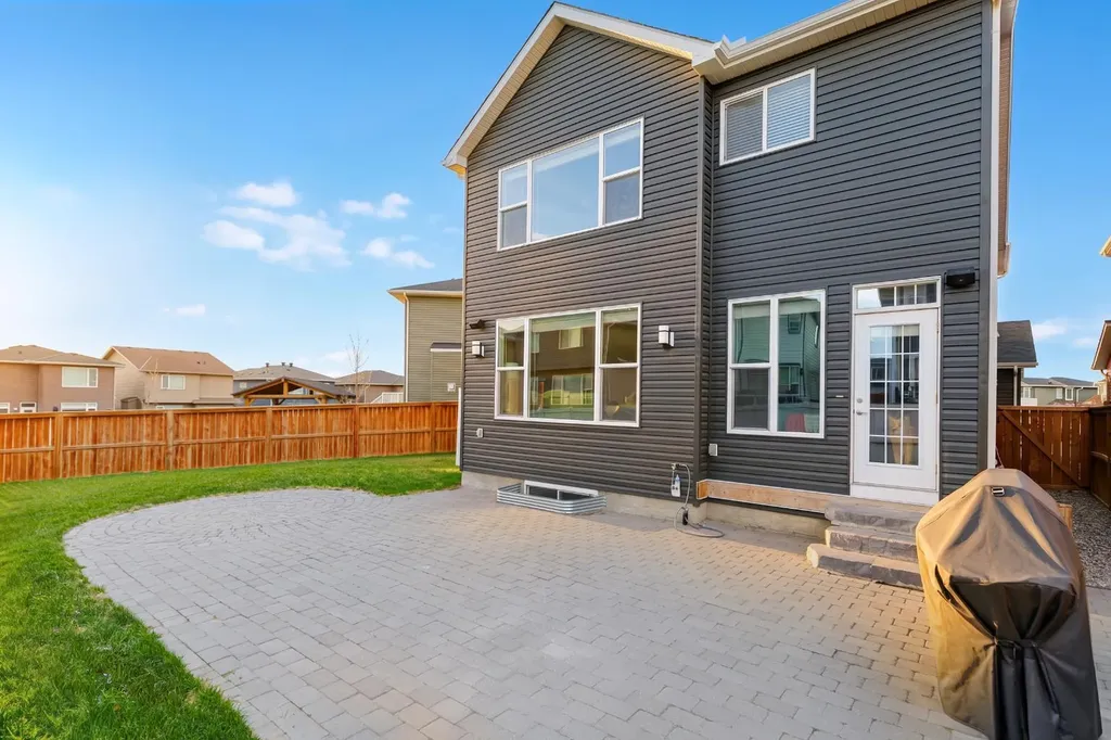 29 Evansglen Place NW Calgary AB T3P 0P5