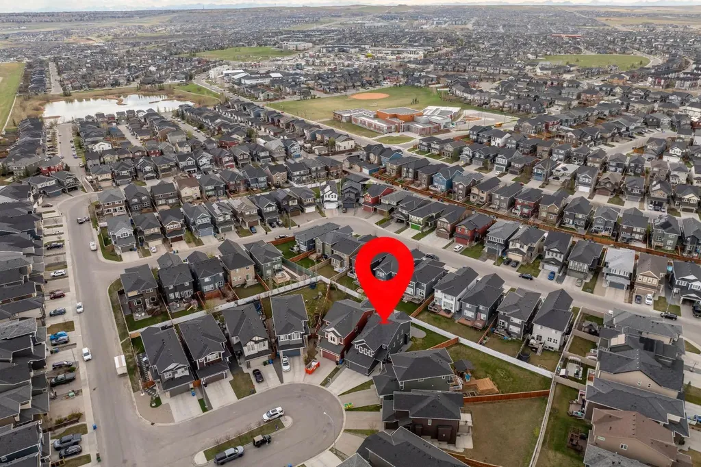 29 Evansglen Place NW Calgary AB T3P 0P5