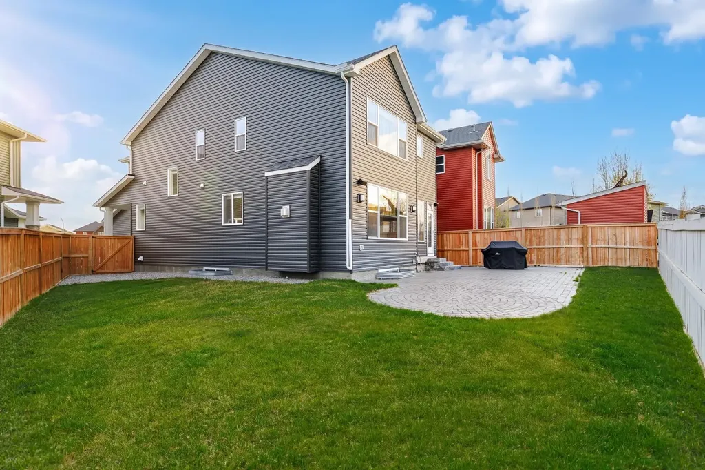 29 Evansglen Place NW Calgary AB T3P 0P5