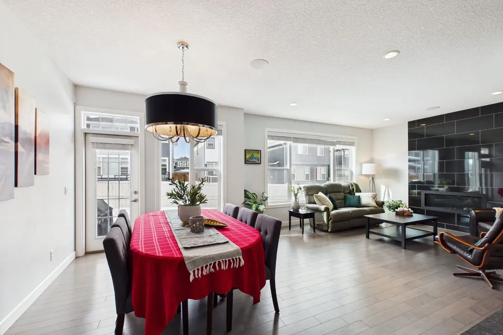 29 Evansglen Place NW Calgary AB T3P 0P5