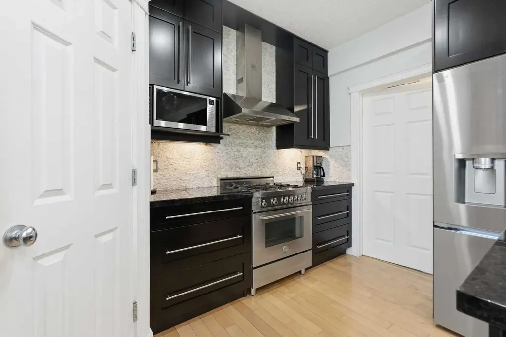 130 Garrison Square SW Calgary AB T2T 6B2