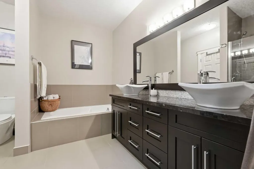 130 Garrison Square SW Calgary AB T2T 6B2