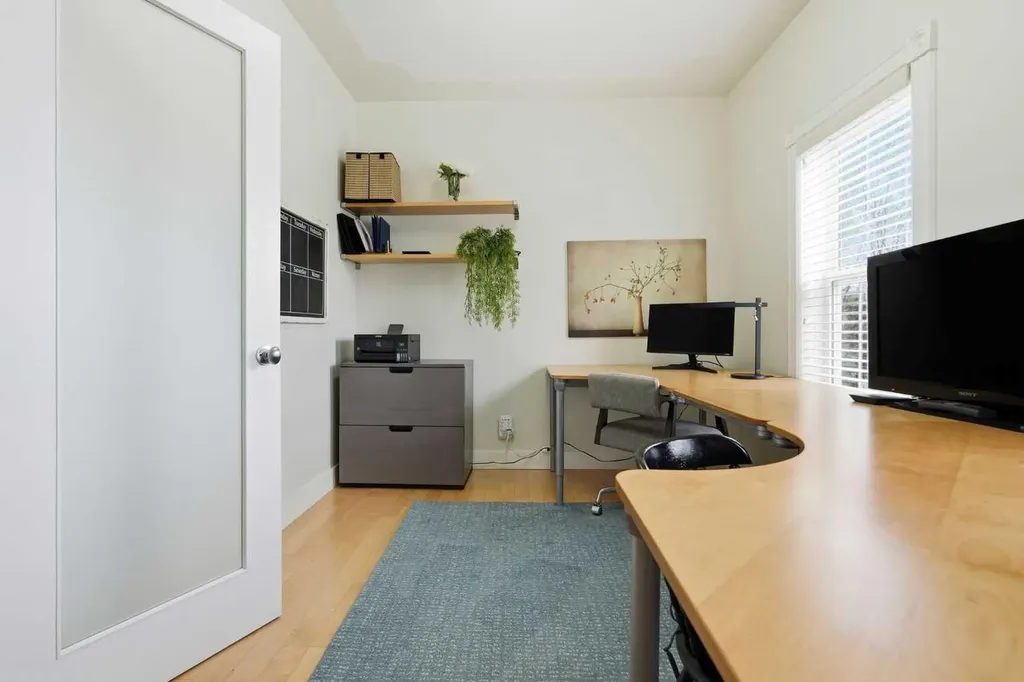 130 Garrison Square SW Calgary AB T2T 6B2