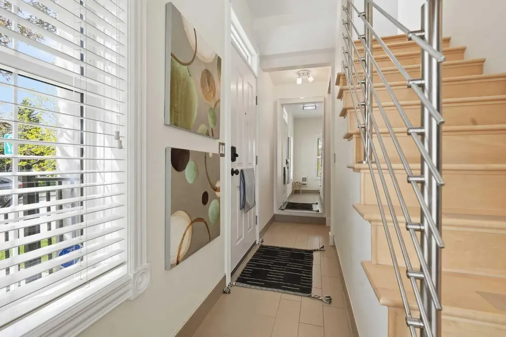 130 Garrison Square SW Calgary AB T2T 6B2