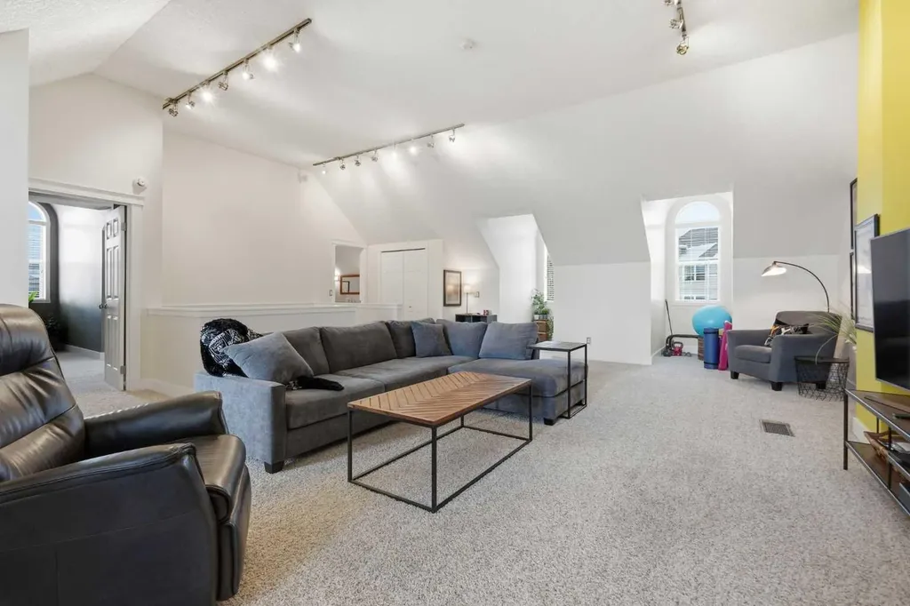130 Garrison Square SW Calgary AB T2T 6B2