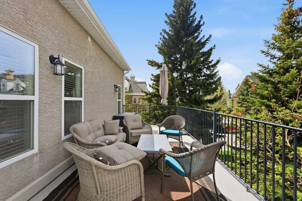130 Garrison Square SW Calgary AB T2T 6B2