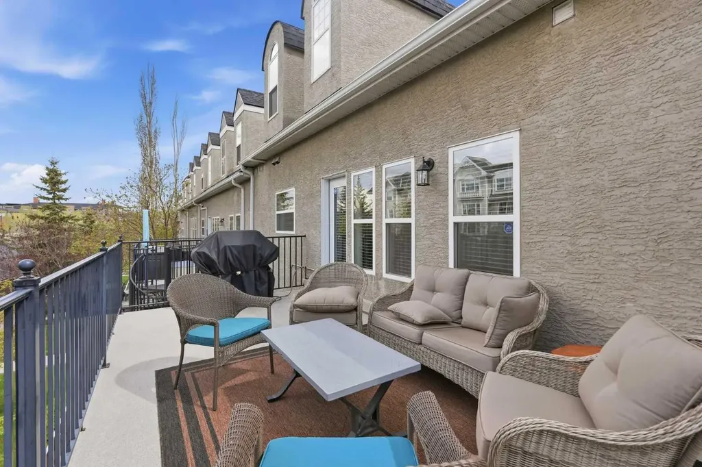 130 Garrison Square SW Calgary AB T2T 6B2