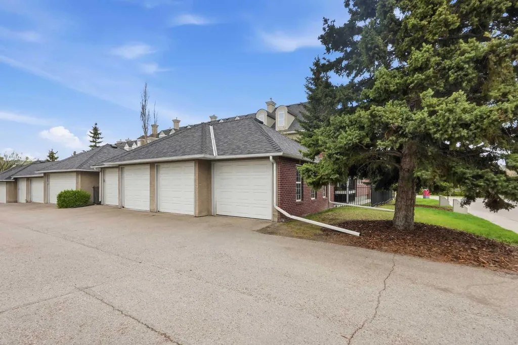 130 Garrison Square SW Calgary AB T2T 6B2