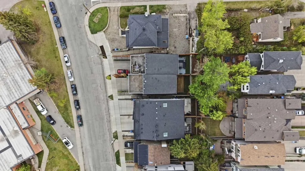 130 Garrison Square SW Calgary AB T2T 6B2